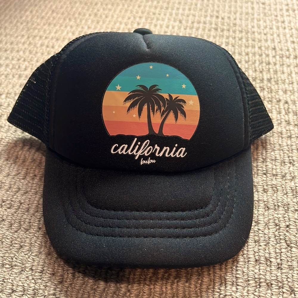 Like new Bubu hat in black. baby size 3m - 18m (45cm)